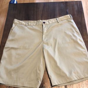Nike Dri Fit khaki golf shorts size 38 GUC